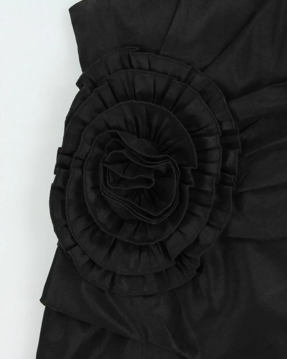 Vintage 2000s Romeo & Juliette Couture Rosette Bandeau Dress - S sold by Rokit product image thumbnail 4