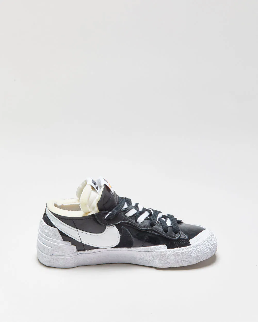 2021 Nike x Sacai Blazer Low Patent Trainers - UK4 sold by Rokit product image thumbnail 2