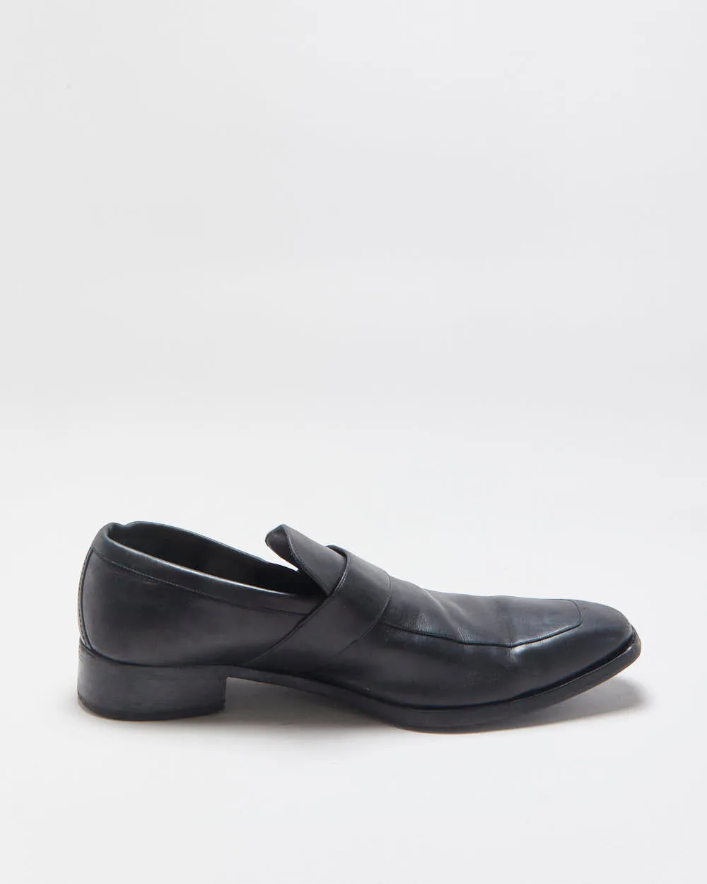 Vintage Y2K 00s Gucci Tom Ford Black Leather Pointed Toe GG Loafers - UK12 sold by Rokit product image thumbnail 2