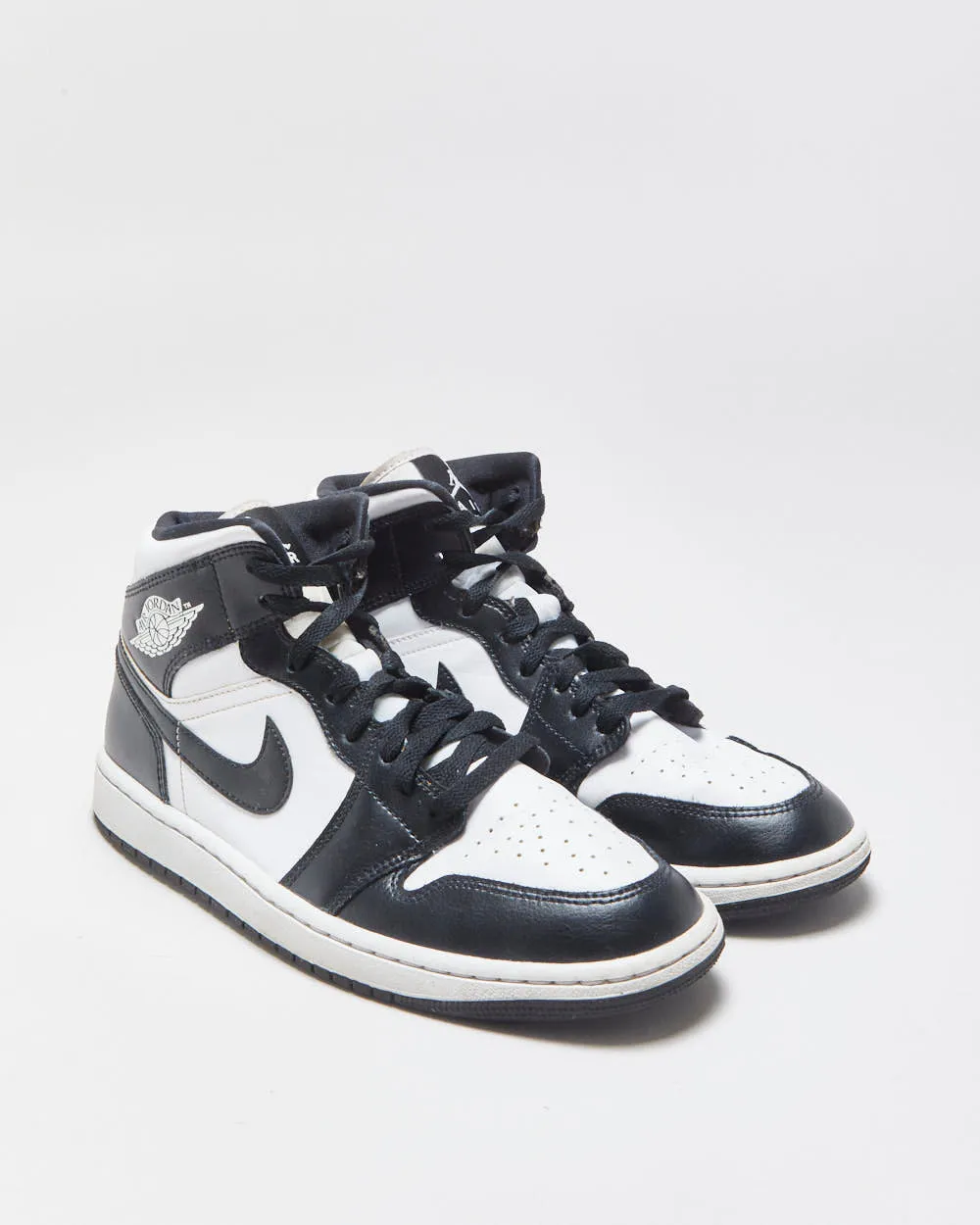 2023 Nike Air Jordan 1 Mid Women's Calfskin Leather Black/White PANDA Trainers - UK8 sold by Rokit