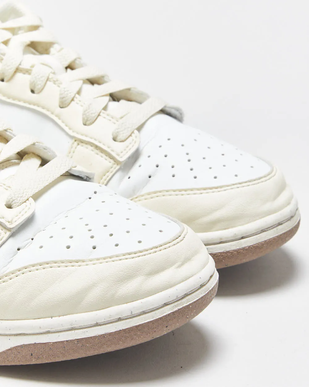 2023 Nike Dunk Low Nature Coconut/Mauve Women's Trainers - UK 6.5 sold by Rokit product image thumbnail 5