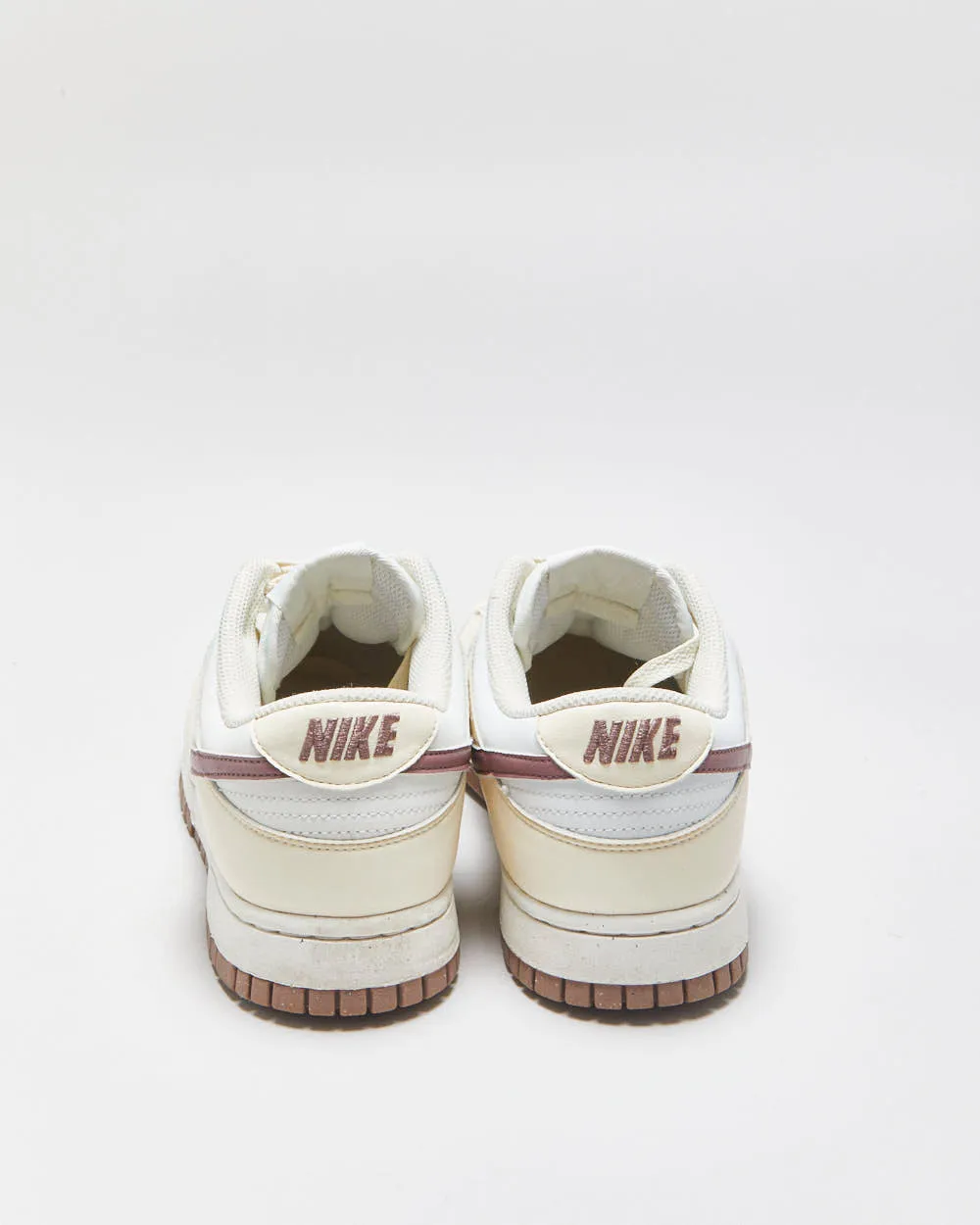 2023 Nike Dunk Low Nature Coconut/Mauve Women's Trainers - UK 6.5 sold by Rokit product image thumbnail 4
