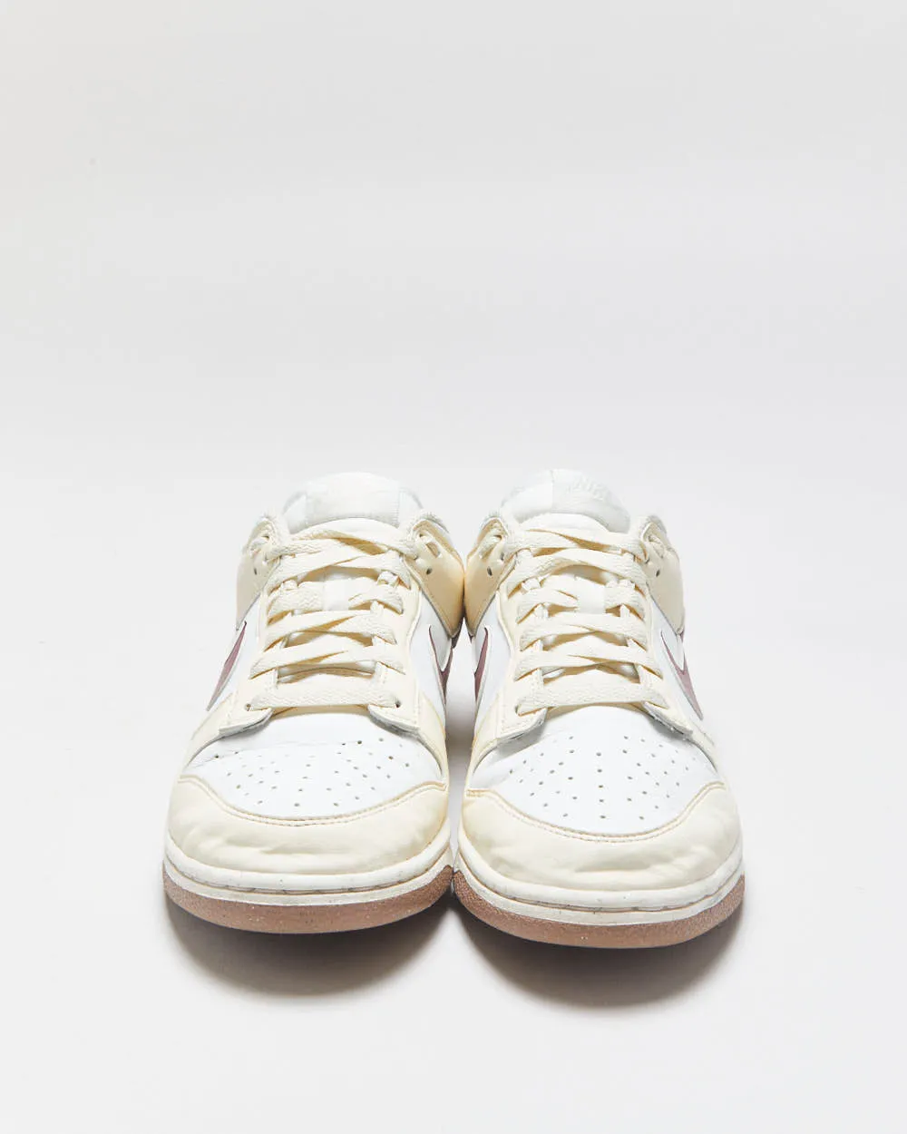 2023 Nike Dunk Low Nature Coconut/Mauve Women's Trainers - UK 6.5 sold by Rokit product image thumbnail 3