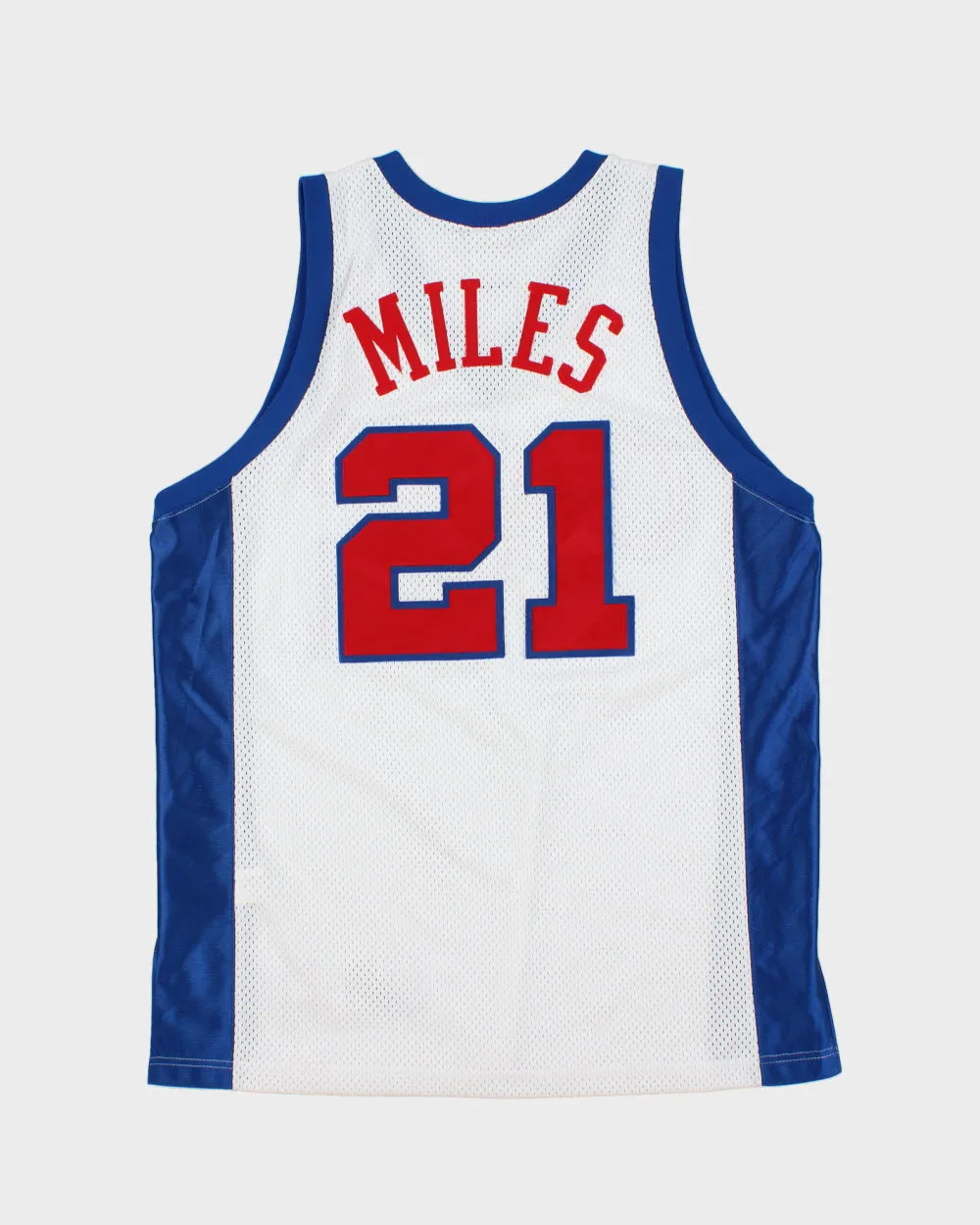 Vintage 2000-01 Champion LA Clippers Darius Miles #21 NBA Stitched Mesh Home Jersey - L sold by Rokit product image thumbnail 2