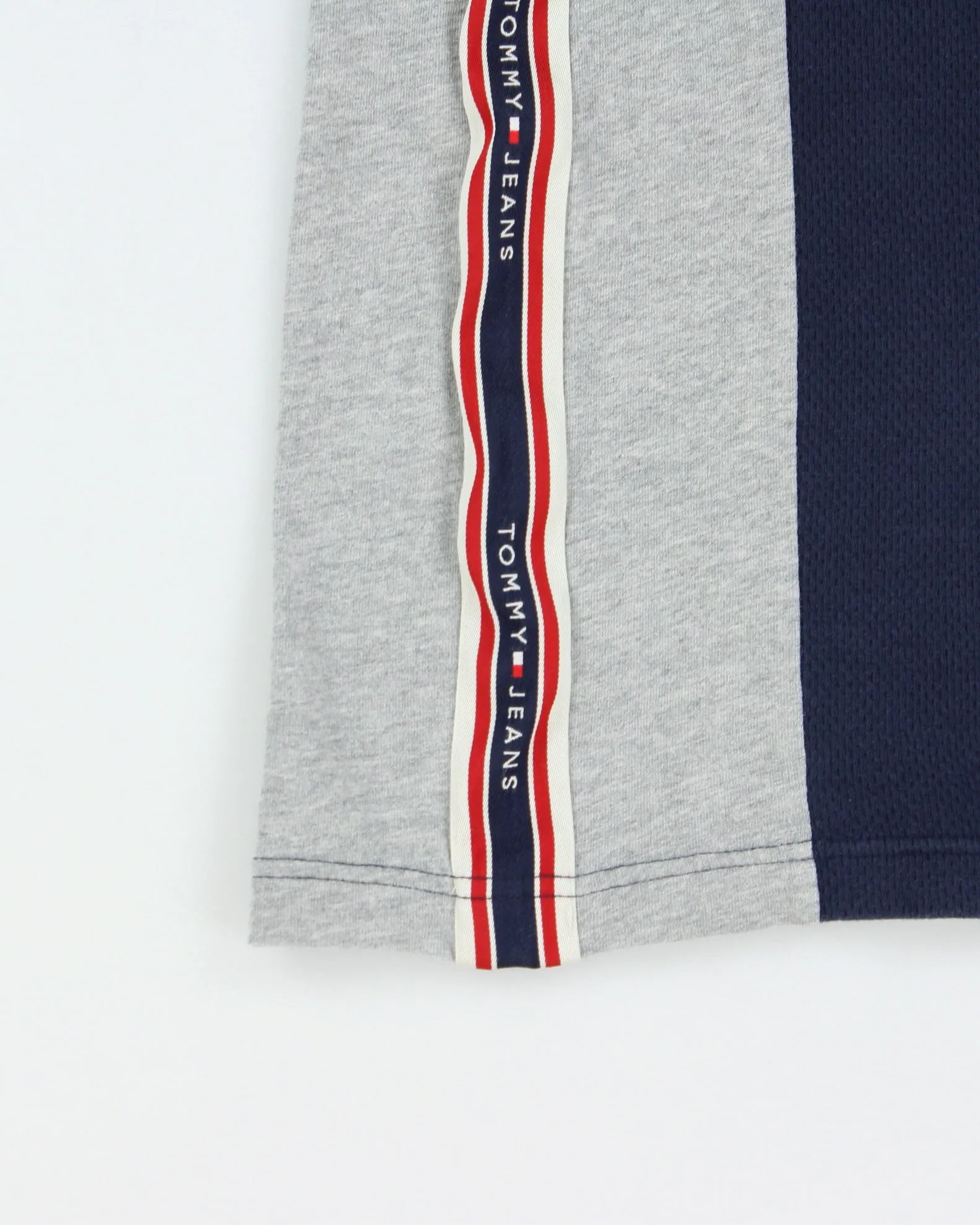 Vintage 2002 Y2K Tommy Jeans Heavyweight Tape V-Neck Waffle T-Shirt - S sold by Rokit product image thumbnail 4
