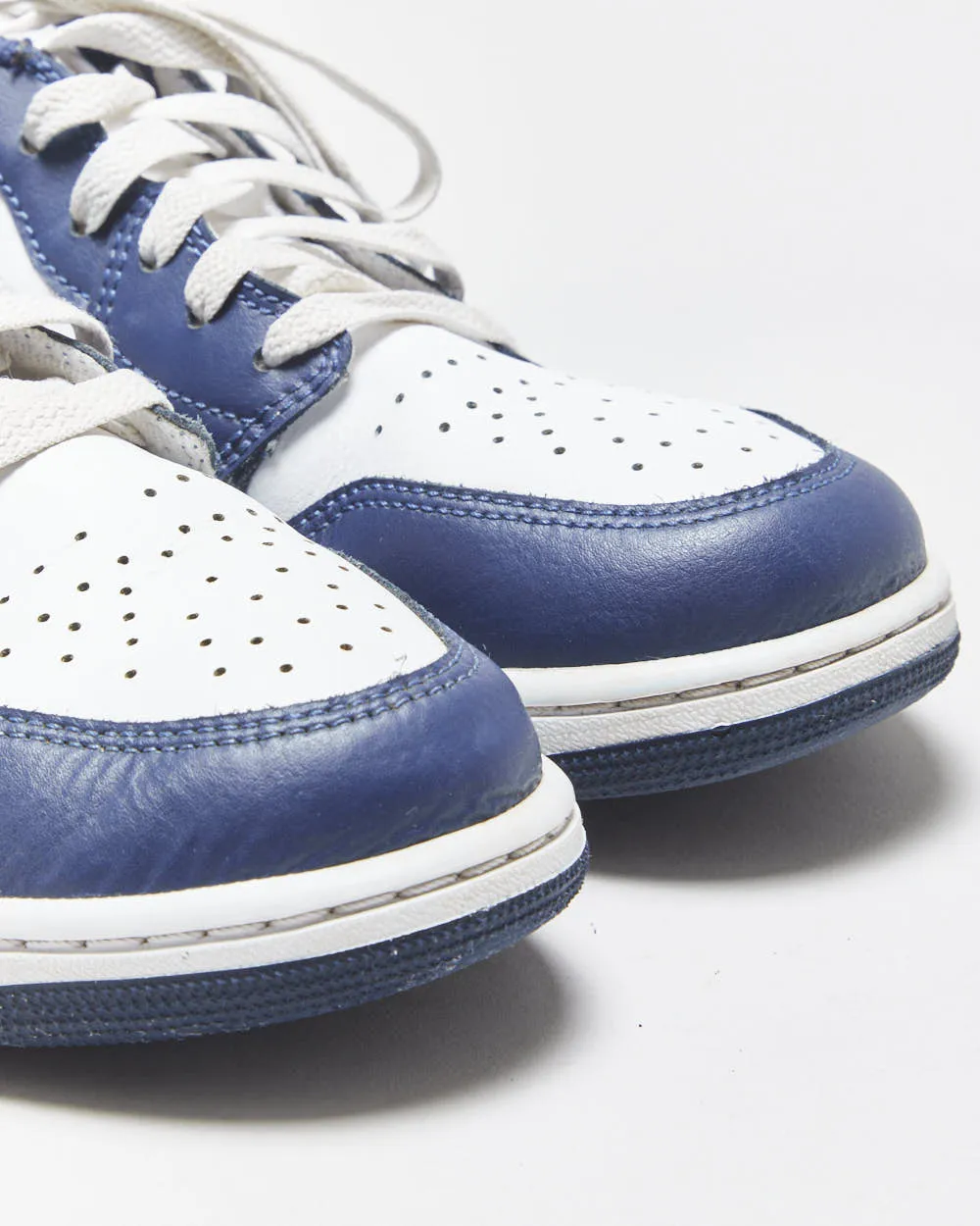 2021 Nike Air Jordan 1 Low 'Wolf Grey/Midnight Navy' Trainers - UK9 sold by Rokit product image thumbnail 5
