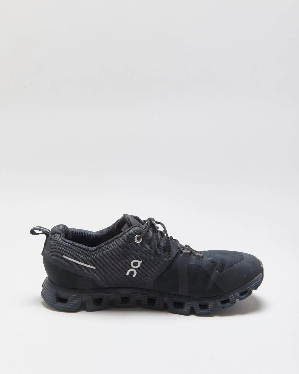 ON Cloud 5 All Black Women's Low-Top Waterproof Running Trainers - UK9 sold by Rokit product image thumbnail 2