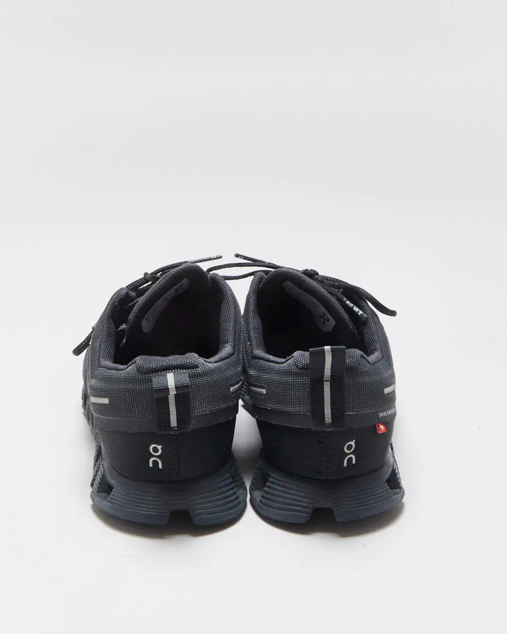 ON Cloud 5 All Black Women's Low-Top Waterproof Running Trainers - UK9 sold by Rokit product image thumbnail 4