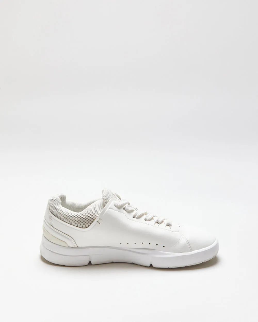 On Women's The Roger Advantage White Tennis Shoes - UK4.5 sold by Rokit product image thumbnail 2