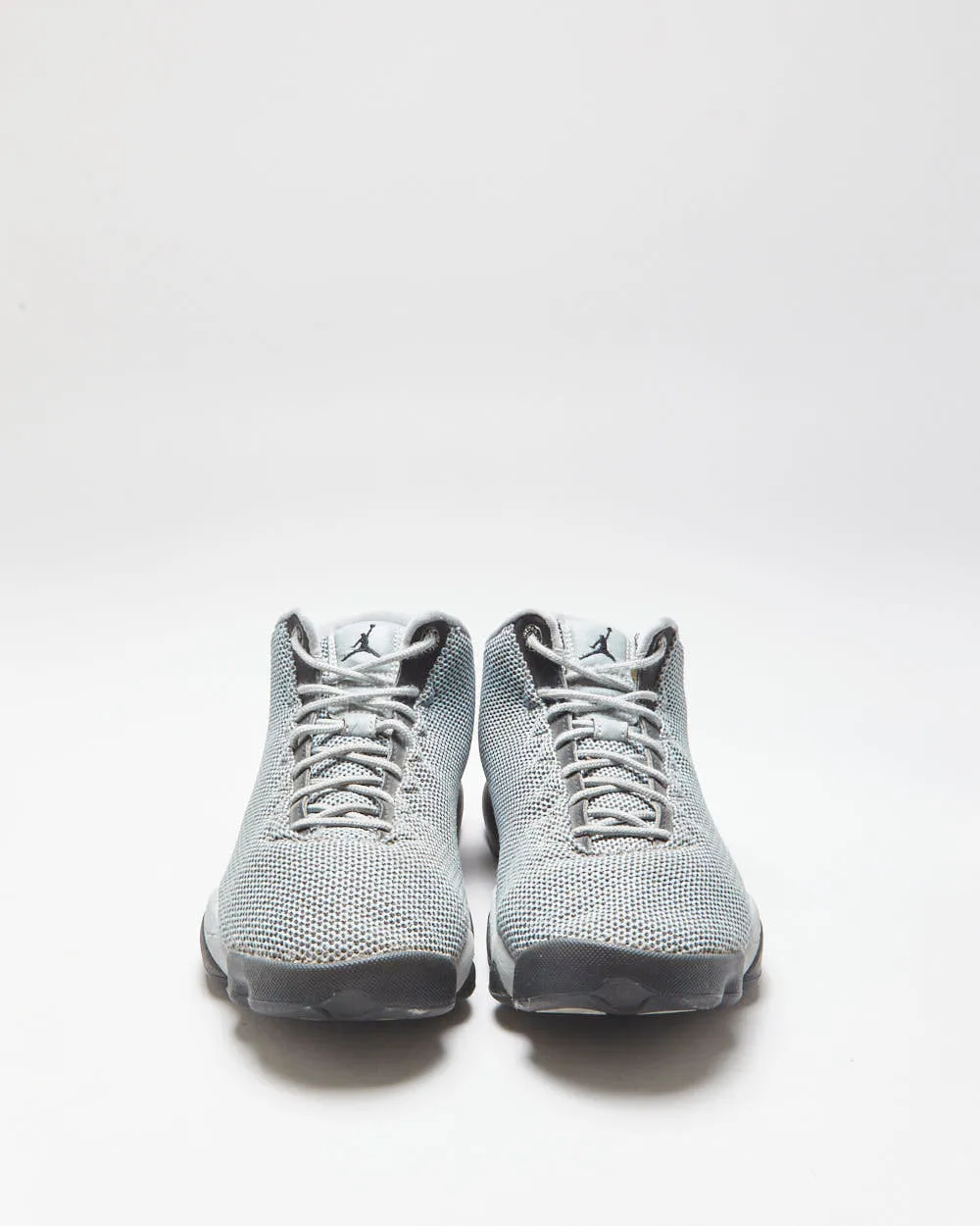 2016 Nike Air Jordan Horizon Low 'Wolf Grey' Trainers - UK7.5 sold by Rokit product image thumbnail 3