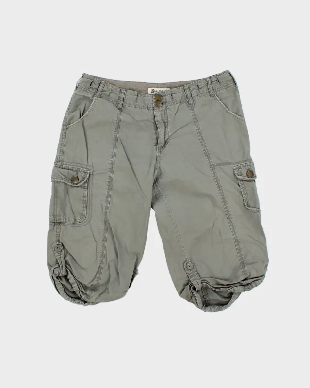Vintage Y2K 00s Lady Hathaway Women's Khaki Mid Rise Canvas Relaxed Fit Adjustable Cargo Capri Shorts - W32 made by Rokit