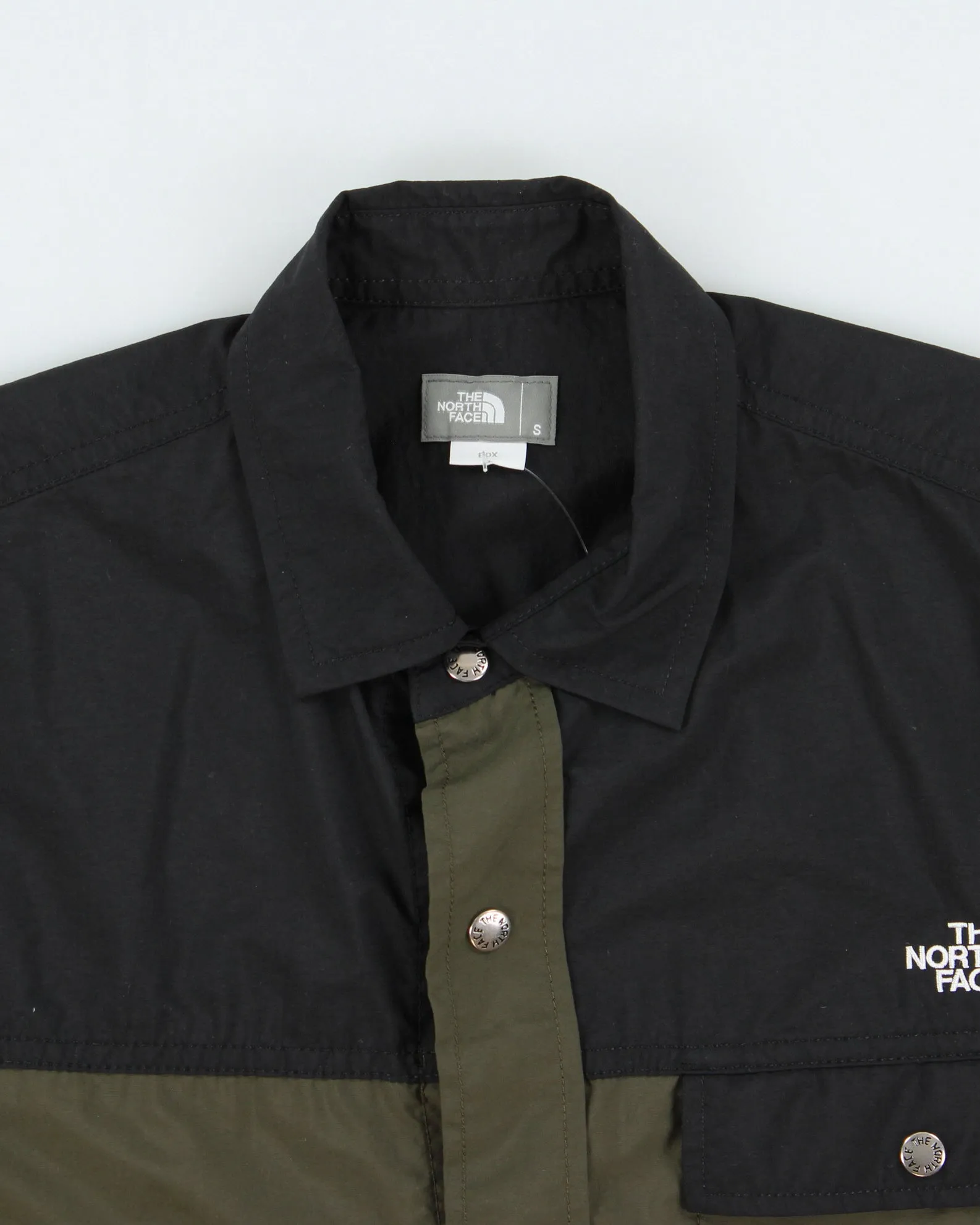 Vintage The North Face Snap Button Short Sleeve Shirt - S sold by Rokit product image thumbnail 5