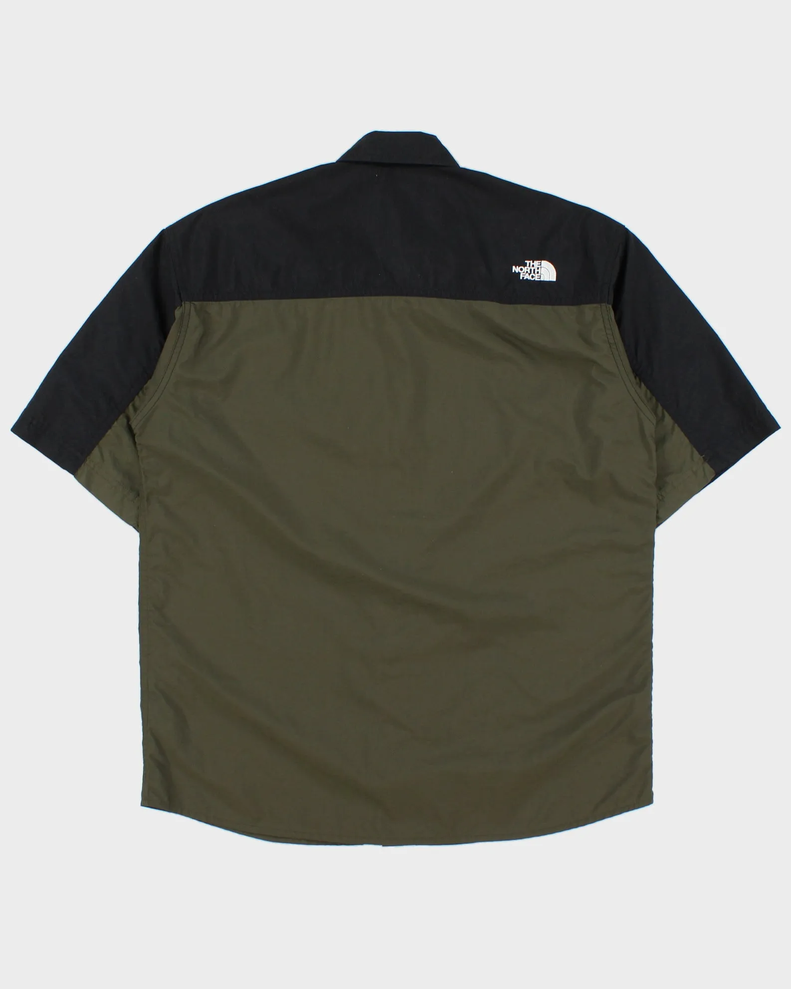 Vintage The North Face Snap Button Short Sleeve Shirt - S sold by Rokit product image thumbnail 2