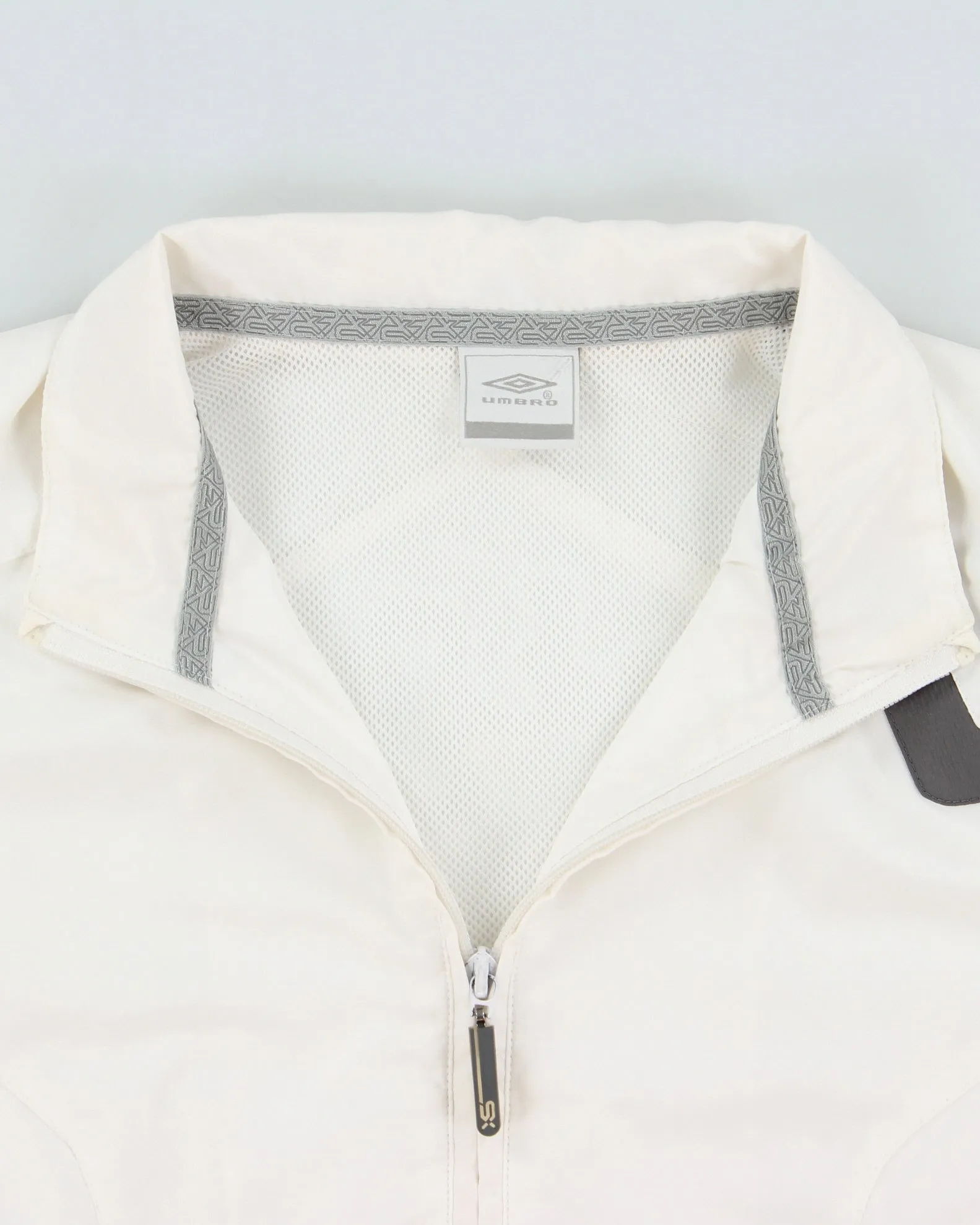 Vintage Y2K 00s Umbro SX Soft Shell Football Track Jacket - S sold by Rokit product image thumbnail 5