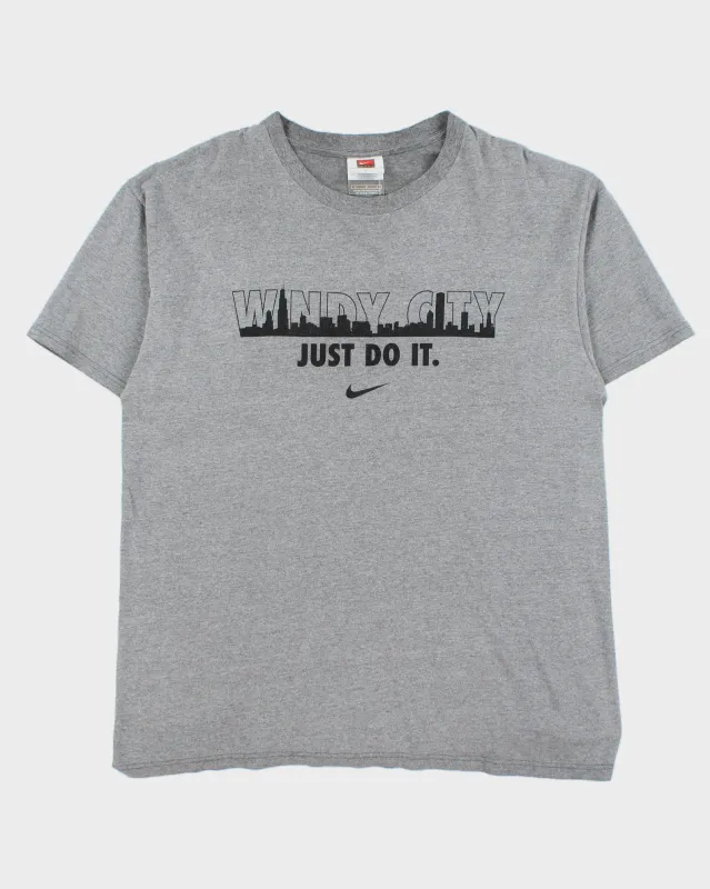 Vintage Y2K 00s Nike Team Marl Grey Heavyweight Chicago Crewneck T-Shirt - L made by Nike
