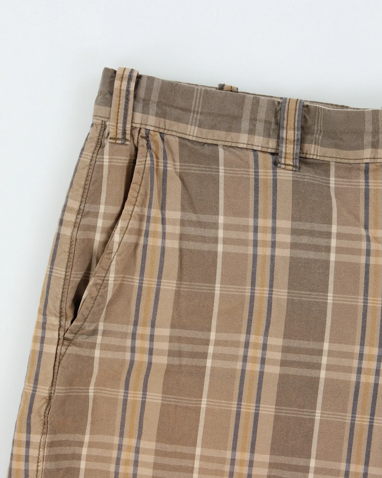 Vintage Eddie Bauer Plaid Legend Wash Relaxed Fit Chino Shorts - W36 sold by Rokit product image thumbnail 3