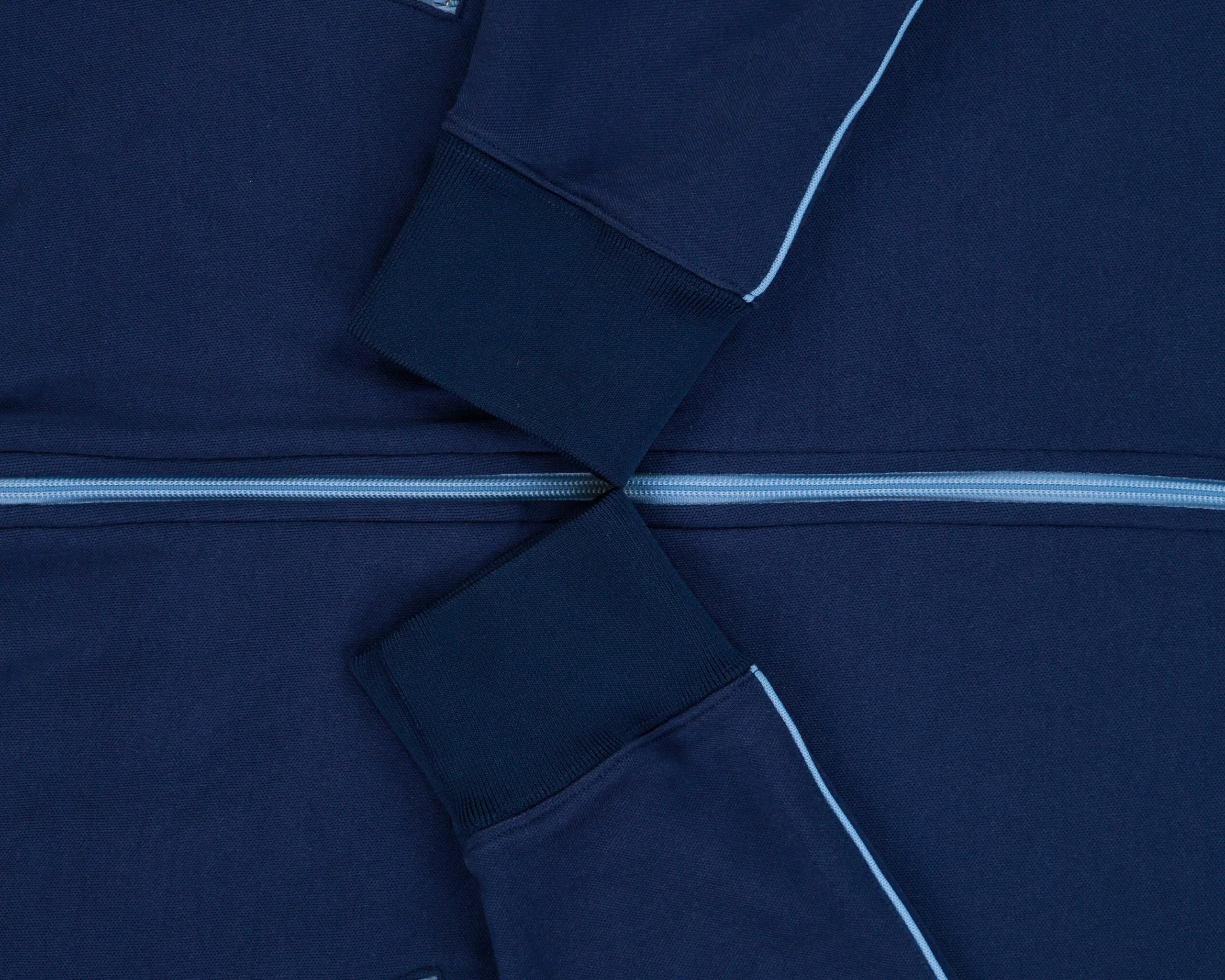 Vintage Y2K 00s GAP Navy Taped Funnel Neck Track Jacket - M sold by Rokit product image thumbnail 4