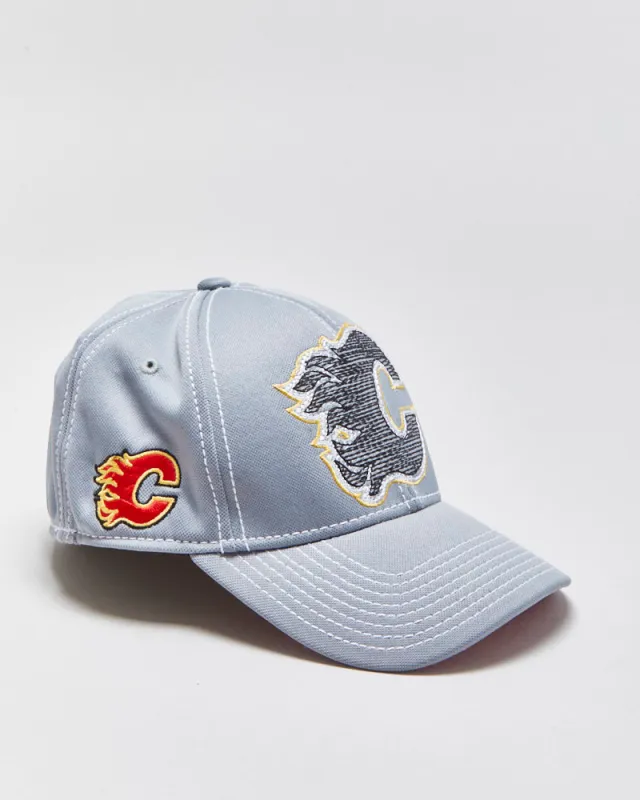 DS Vintage Reebok Calgary Flames NHL Centre Ice FitMax'70 Baseball Cap - S/M made by Rokit