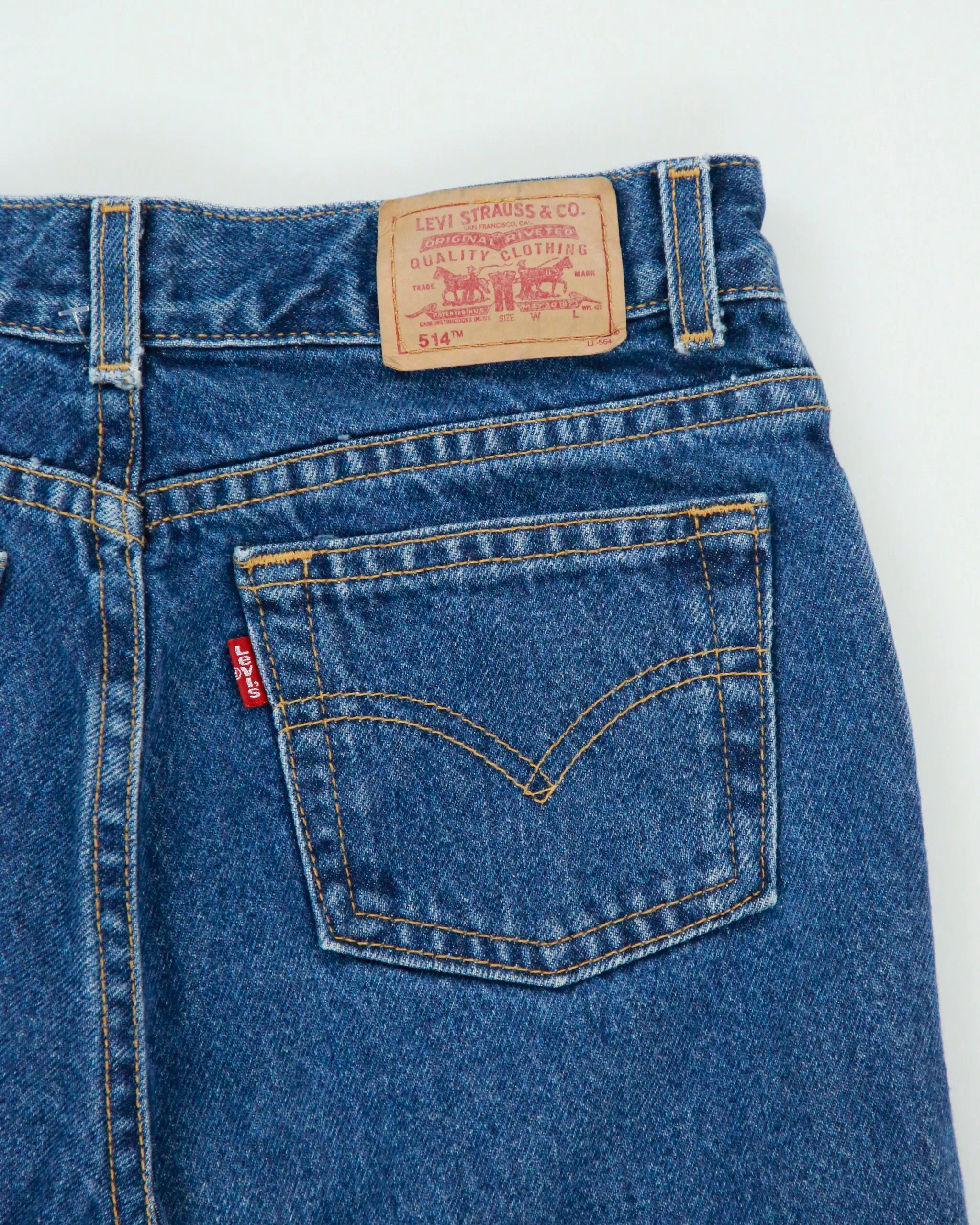 Vintage 2002 Levi's 514 Batwing Tag Bootcut Jeans - W28 L28 sold by Rokit product image thumbnail 4