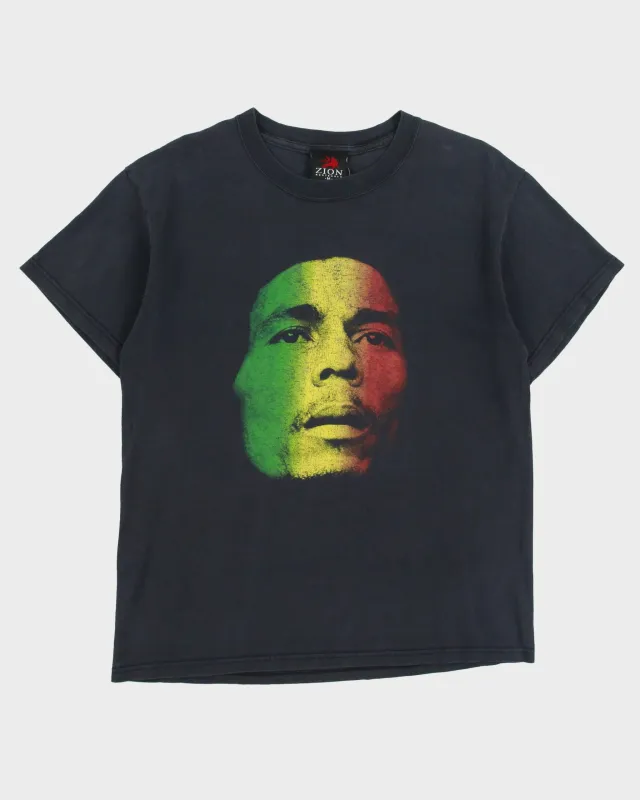 Vintage 2004 Zion Rootswear Heavyweight Bob Marley Jamaica Made In USA Crewneck T-Shirt - M made by Rokit