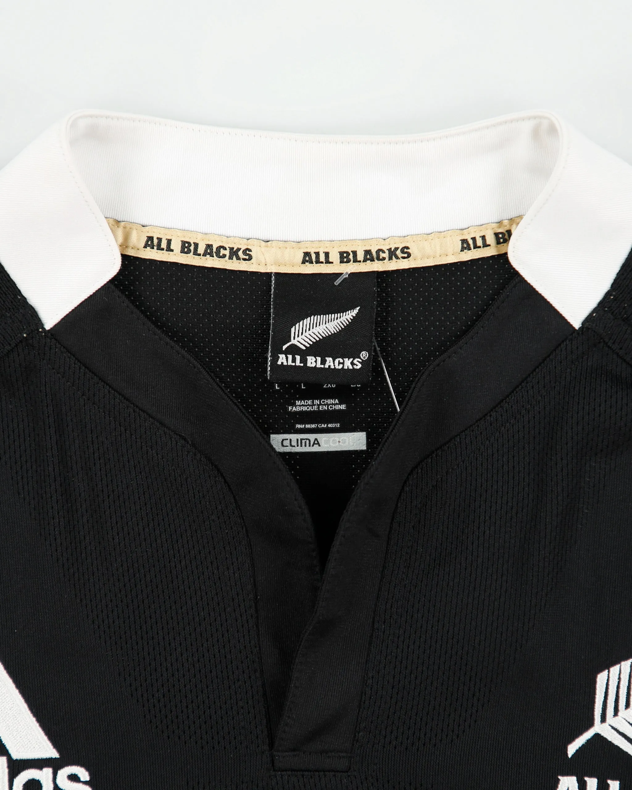 Vintage 2011-12 Adidas New Zealand Rugby Union ClimaCool Short Sleeve Home Shirt - L sold by Rokit product image thumbnail 5