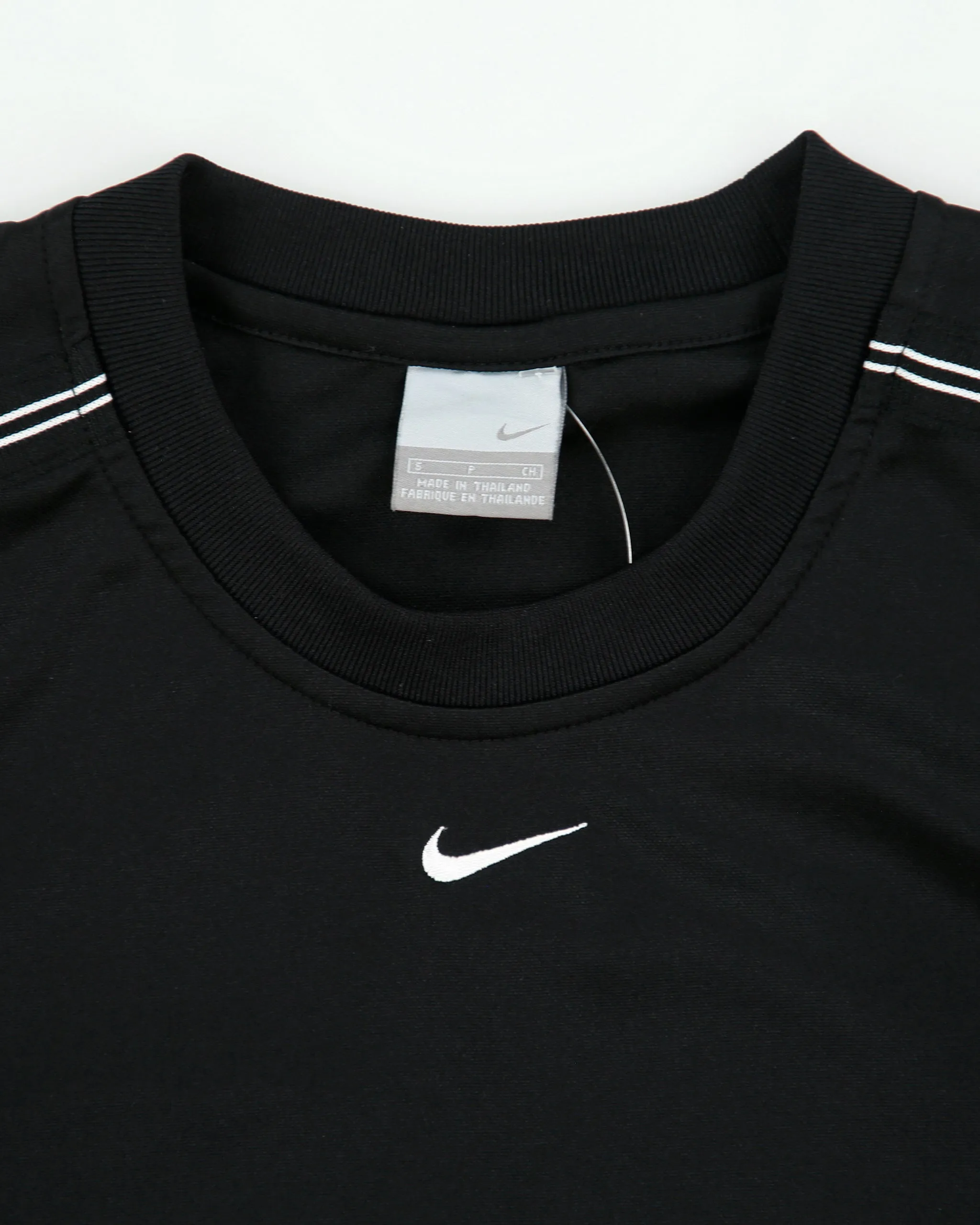 Vintage Y2K 00s Nike Centre Swoosh Crewneck Tape T-Shirt - S sold by Rokit product image thumbnail 5