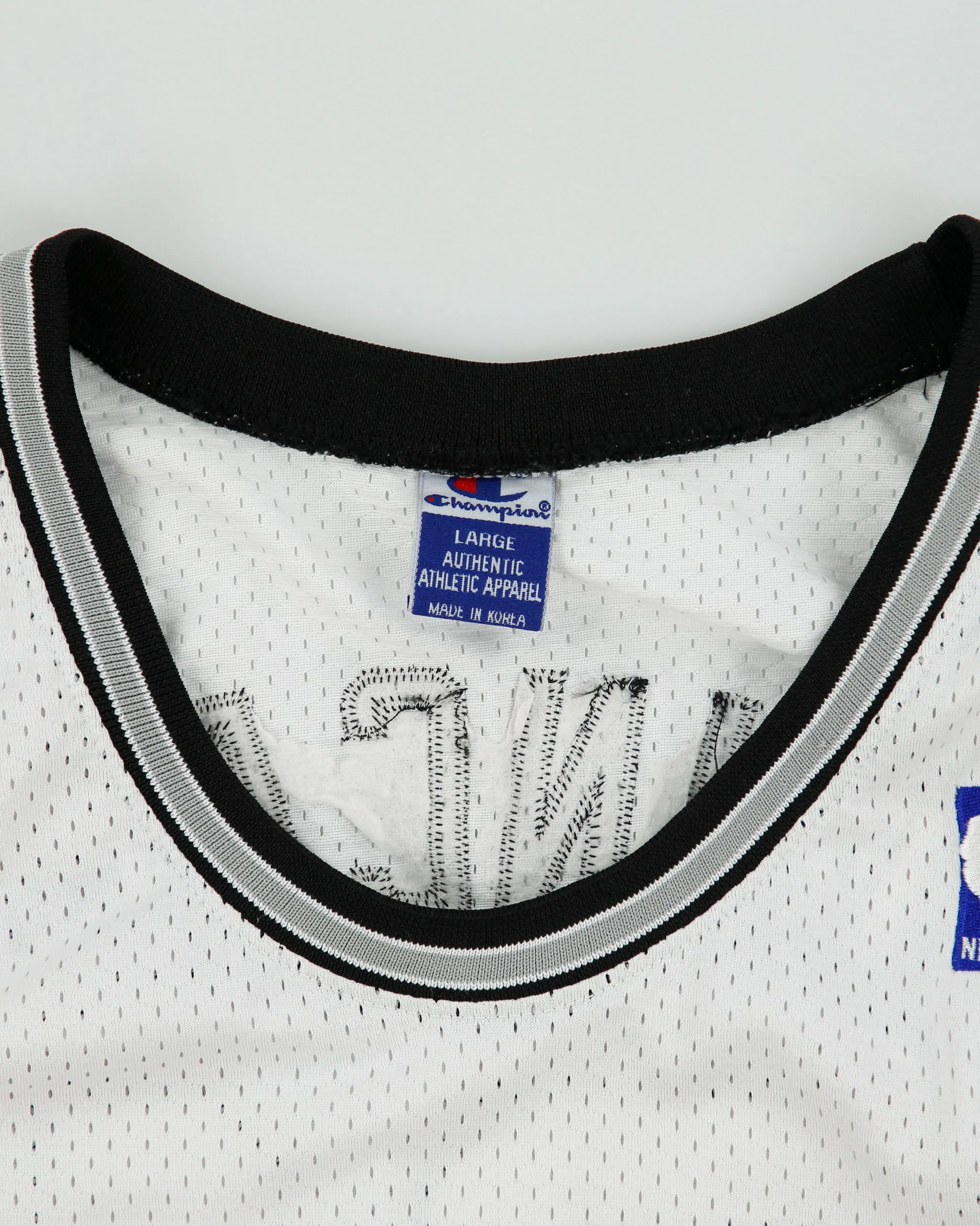 Vintage 1998-00 Champion San Antonio Spurs Tim Duncan #21 NBA Stitched Home Basketball Jersey - L sold by Rokit product image thumbnail 5