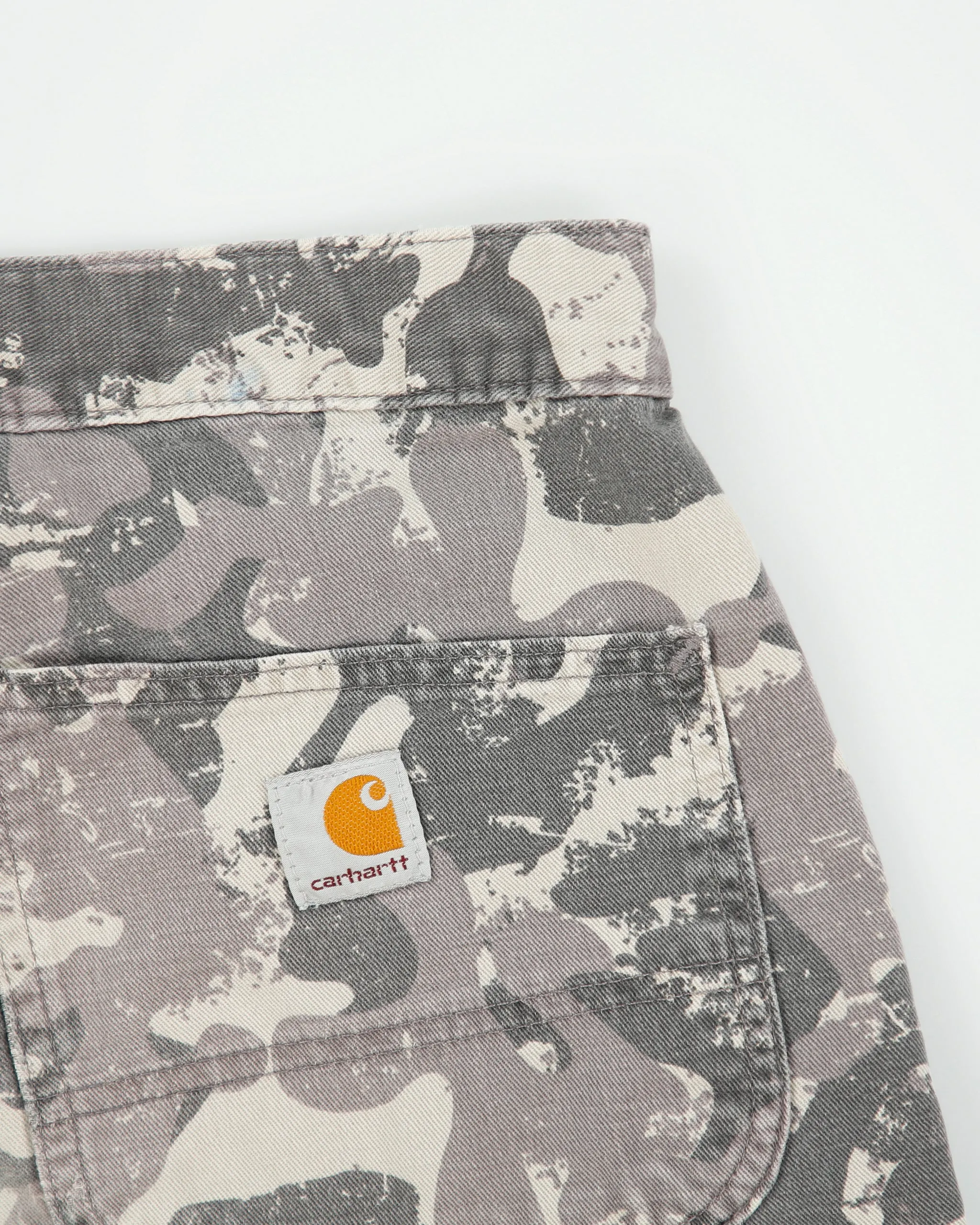 Vintage Carhartt B289 Charcoal Camo Rugged Canvas Relaxed Fit Utility Cargo Shorts - W30 sold by Rokit product image thumbnail 4