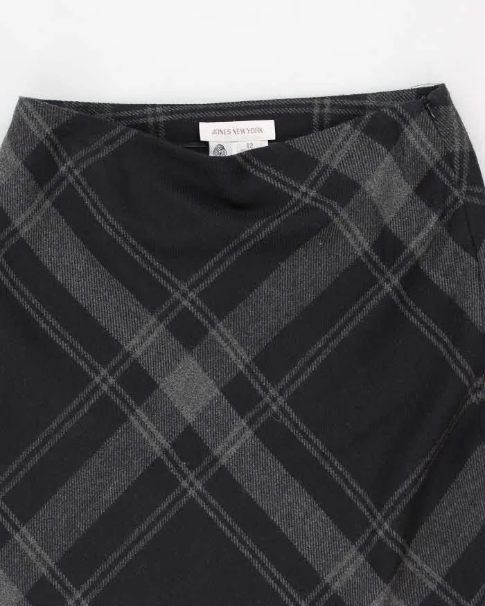 90s Jones New York Wool Plaid Skirt - W32 sold by Rokit product image thumbnail 3