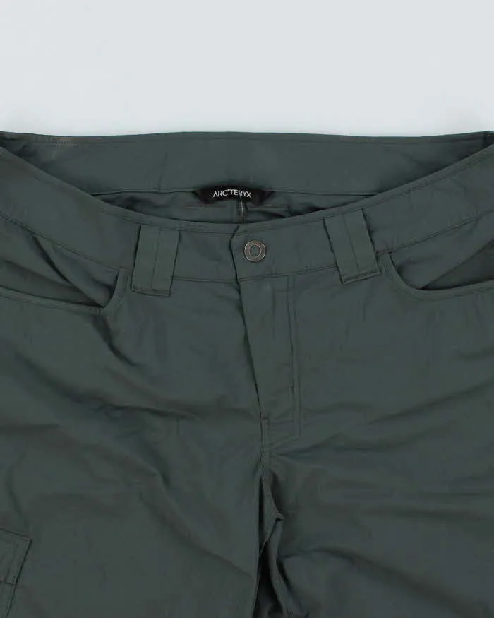 Vintage Arc'teryx Cargo Hiking Shorts - W32 L13 sold by Rokit product image thumbnail 3