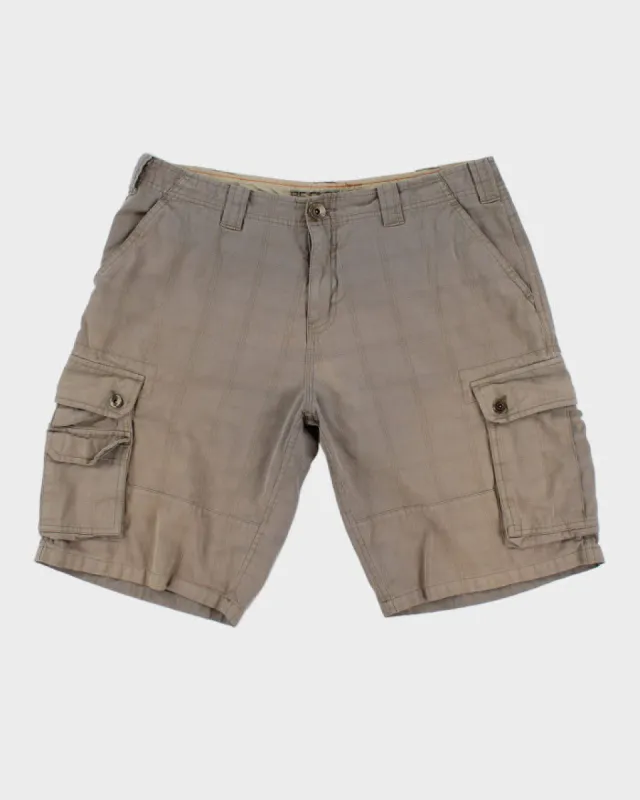 Y2K 00s Khaki Cargo Shorts - W36 sold by Rokit