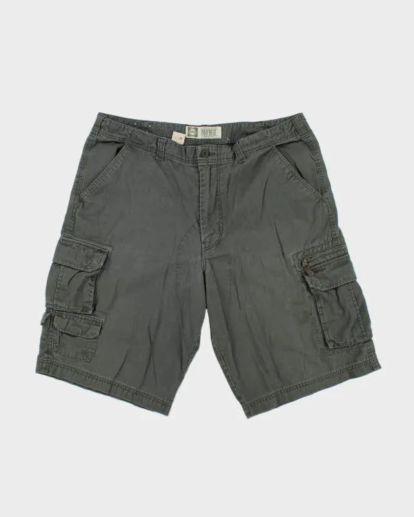 Vintage Baggy Fit Cargo Shorts - W40 L12 sold by Rokit
