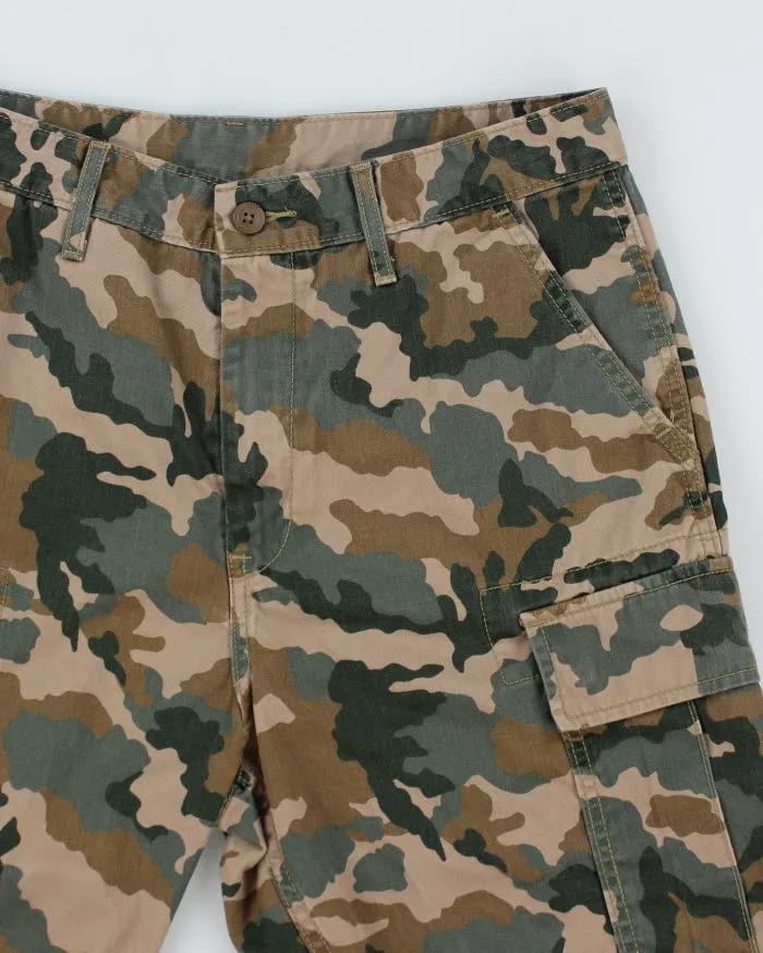 Levi's White Tab Camouflage Cargo Shorts - W31 sold by Rokit product image thumbnail 3