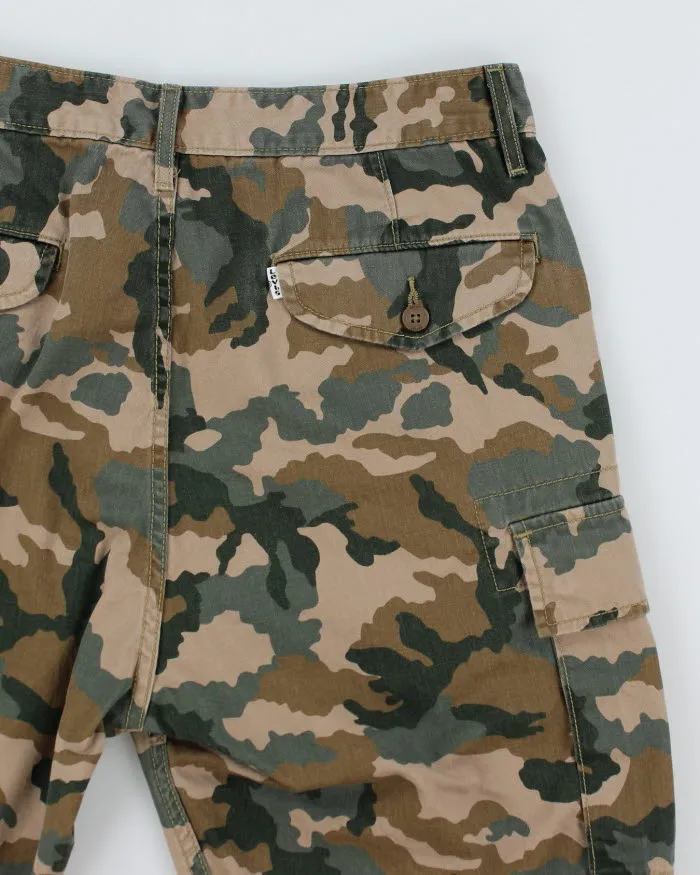 Levi's White Tab Camouflage Cargo Shorts - W31 sold by Rokit product image thumbnail 4