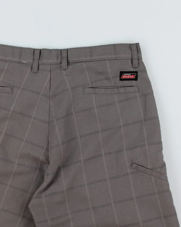 Y2K 00s Genuine Dickies Grey Patterned Shorts - W32 sold by Rokit product image thumbnail 4