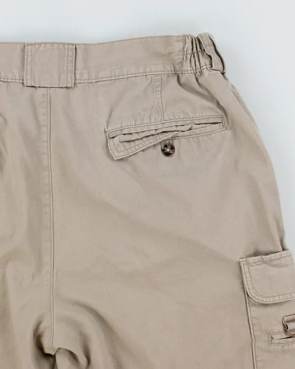 Vintage Heavyweight Baggy Fit Cargo Shorts - W36 L9 sold by Rokit product image thumbnail 4