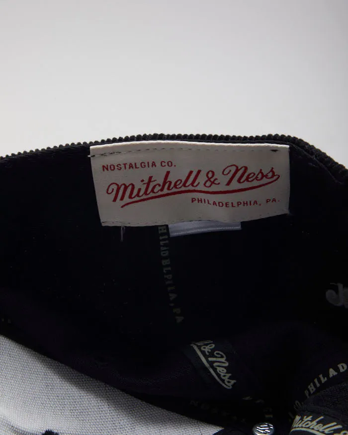 Vintage Mitchelll & Ness Vancover Grizzlies Corduroy Snapback - OS sold by Rokit product image thumbnail 4