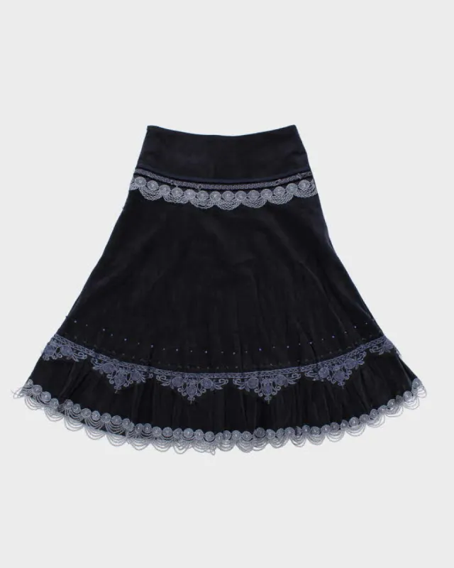 Vintage Woman's Navy Patterned Flowy Skirt - w28 sold by Rokit