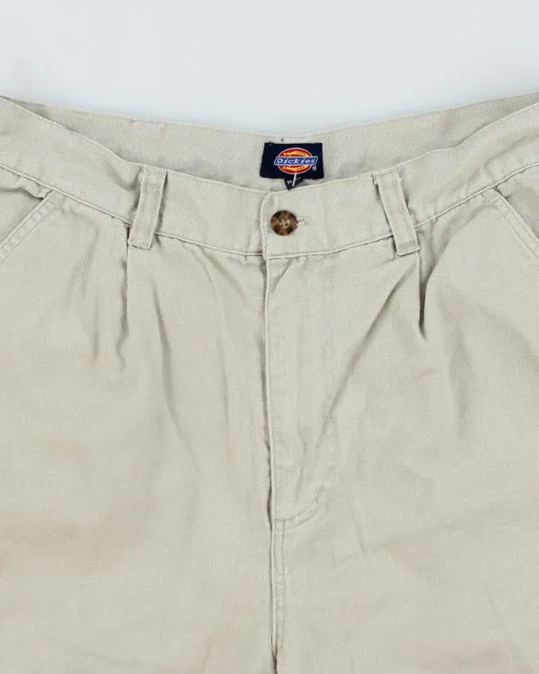 Vintage Dickies Cargo Shorts - W32 L7 sold by Rokit product image thumbnail 3