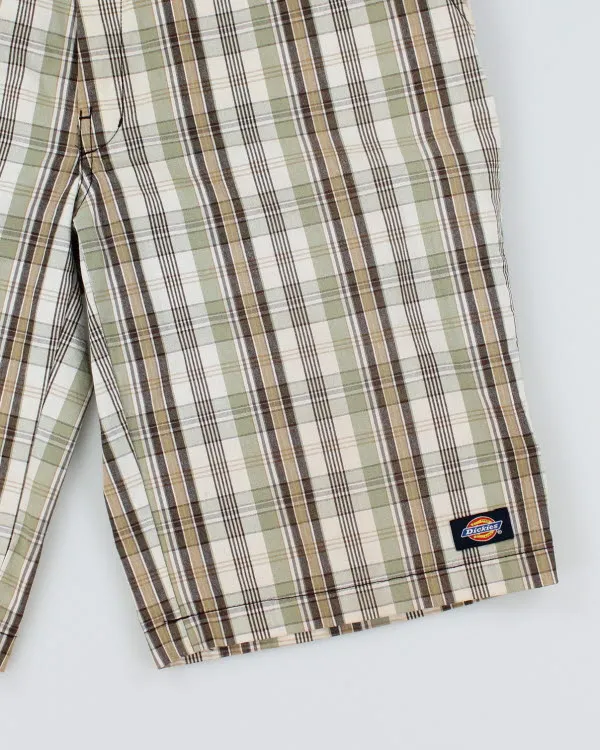Vintage Dickies Baggy Patterned Shorts - W32 L12 sold by Rokit product image thumbnail 3