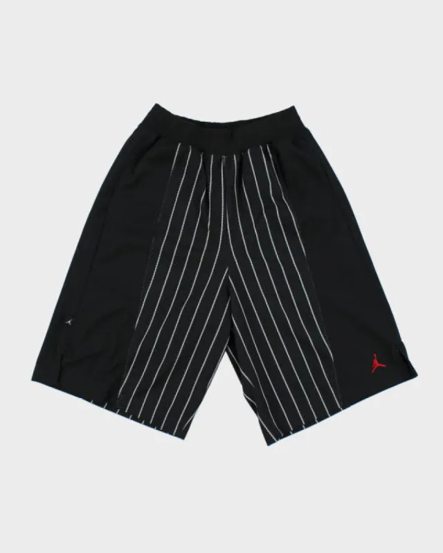 Jordan Loose Fitting Striped Basketball Shorts - W30 L11 sold by Rokit