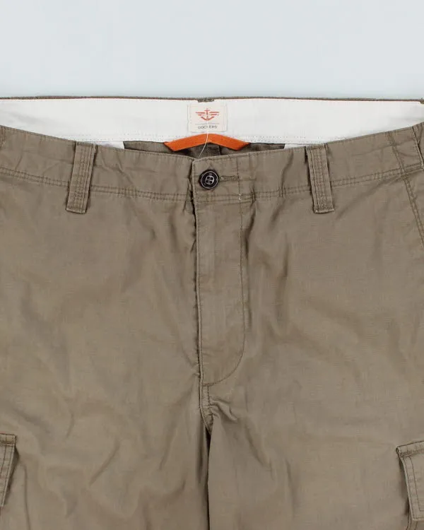 Vintage Wide Leg Dockers Cargo Shorts - W36 L10 sold by Rokit product image thumbnail 3