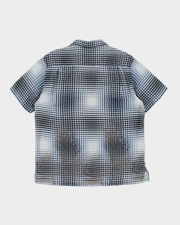 Vintage Tommy Bahama Silk Pattern Shirt - L sold by Rokit product image thumbnail 2