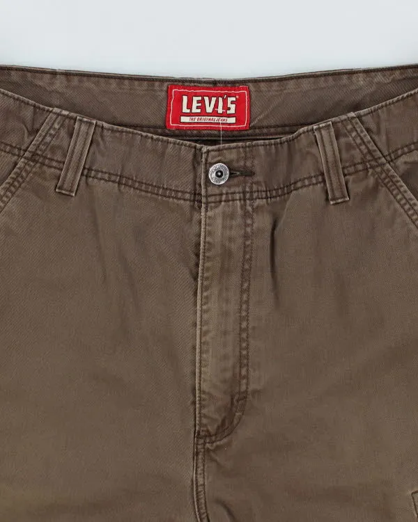 Vintage Levi's Heavyweight Baggy Cargo Shorts - W36 L11 sold by Rokit product image thumbnail 3