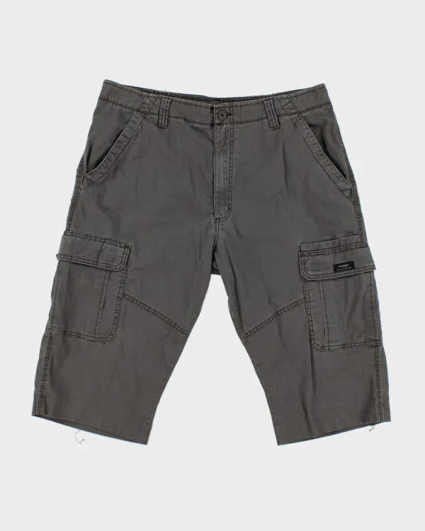 Vintage Wrangler Long Legged Relaxed Fit Cargo Shorts - W36 L15 sold by Rokit