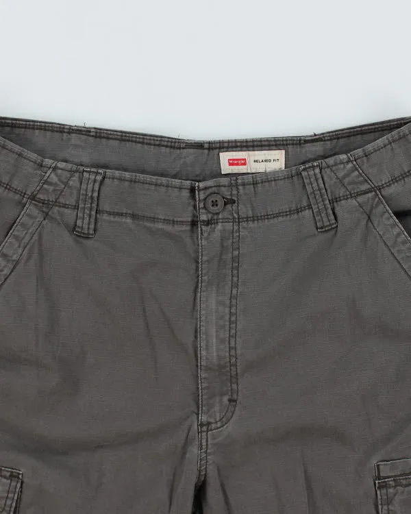 Vintage Wrangler Long Legged Relaxed Fit Cargo Shorts - W36 L15 sold by Rokit product image thumbnail 3