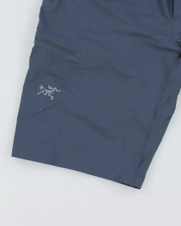 Arc'teryx Men's Belted Navy Shorts - W34 sold by Rokit product image thumbnail 4