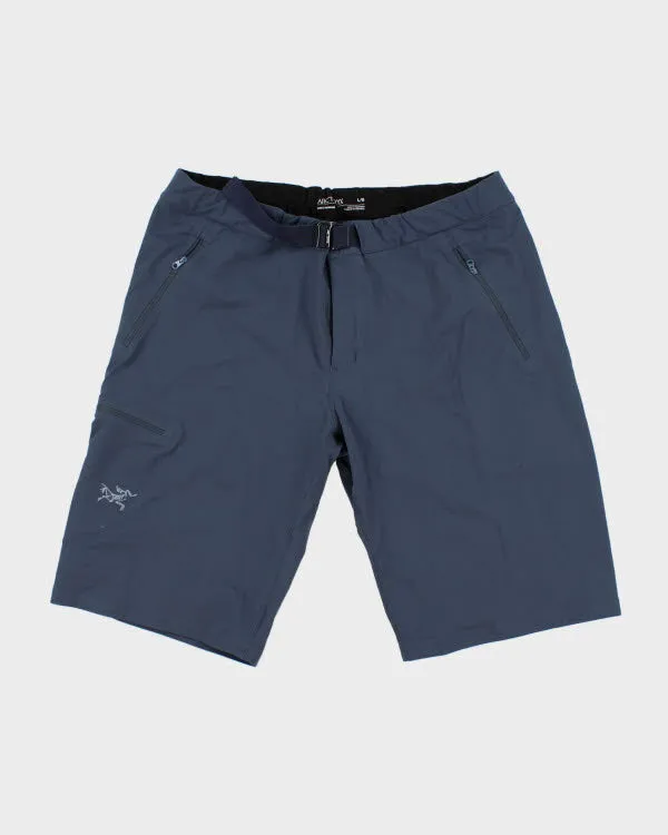 Arc'teryx Men's Belted Navy Shorts - W34 sold by Rokit