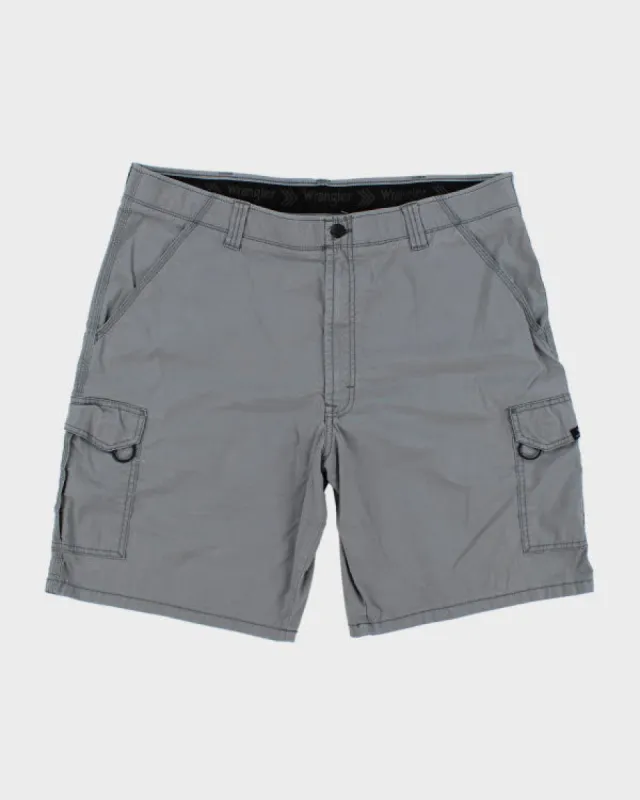Vintage Wrangler Workwear Wide Fit Shorts - W40 L9 sold by Rokit