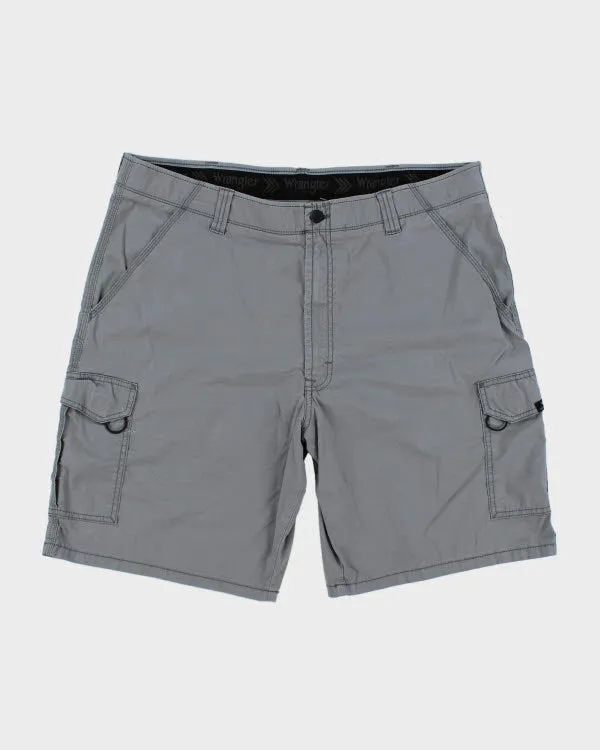 Vintage Wrangler Workwear Wide Fit Shorts - W40 L9 sold by Rokit